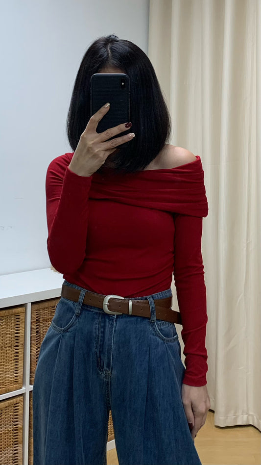 One Side Off-Shoulder Top (Red) [Ref : 24249812]