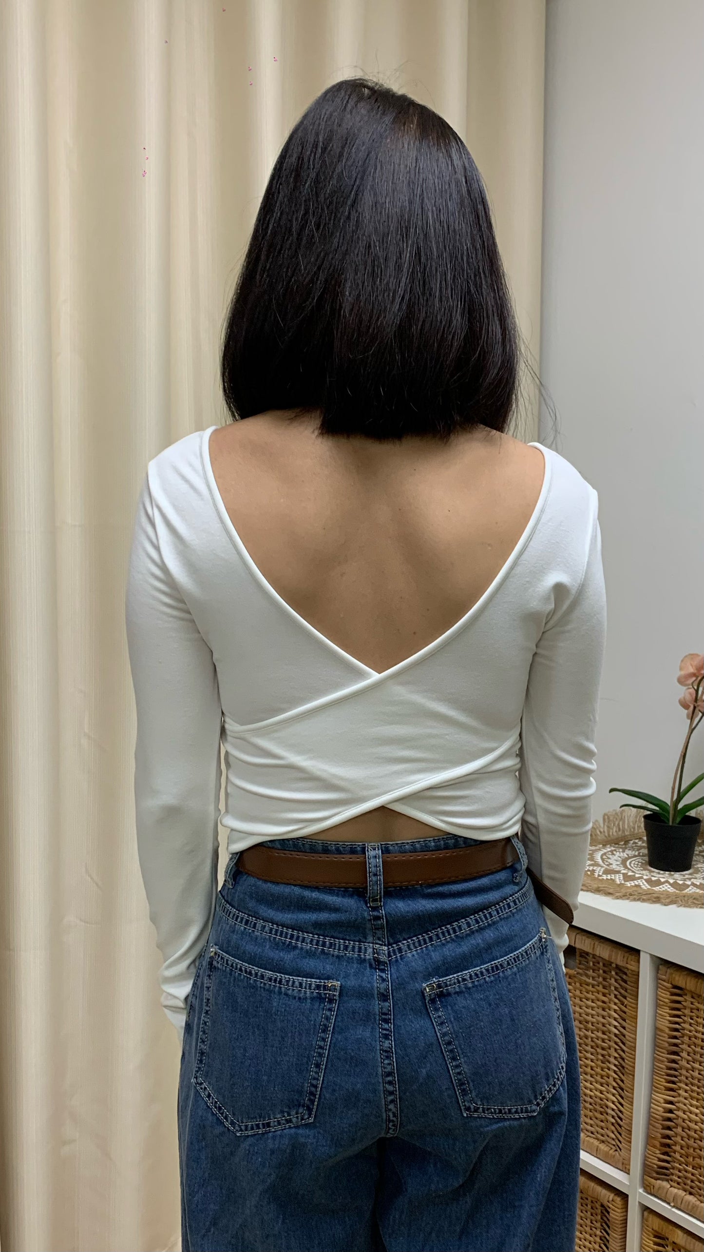 Cross Back Padded Long Sleeve Crop Top (White) [Ref : 24271209]