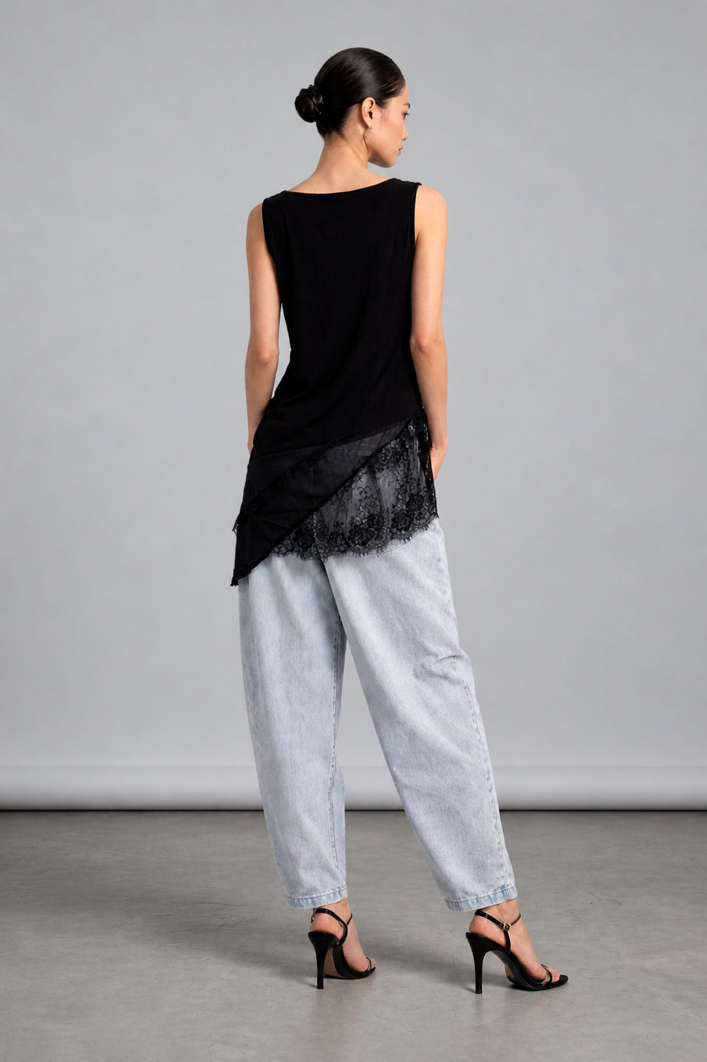 Maxwell Sleeveless V-Neck Eyelash Lace Layering Top