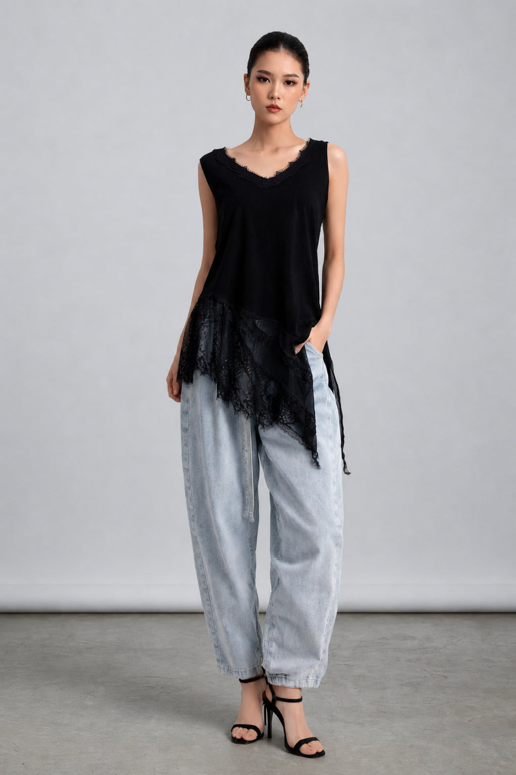 Maxwell Sleeveless V-Neck Eyelash Lace Layering Top