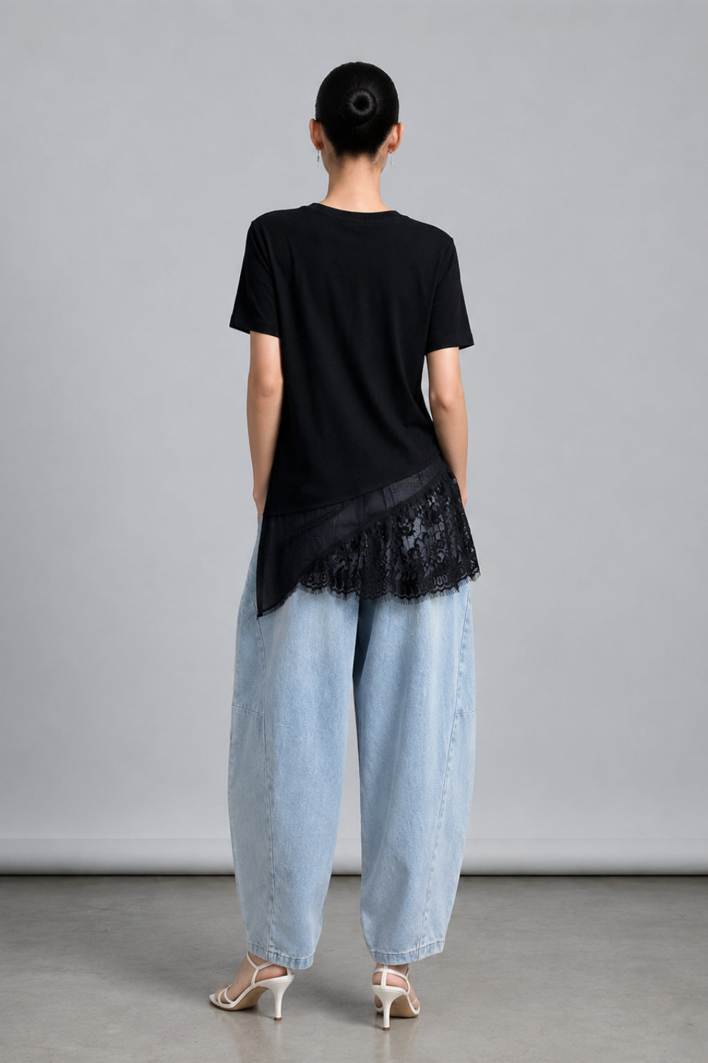 Tyra Short Sleeve Eyelash Lace Hem Top