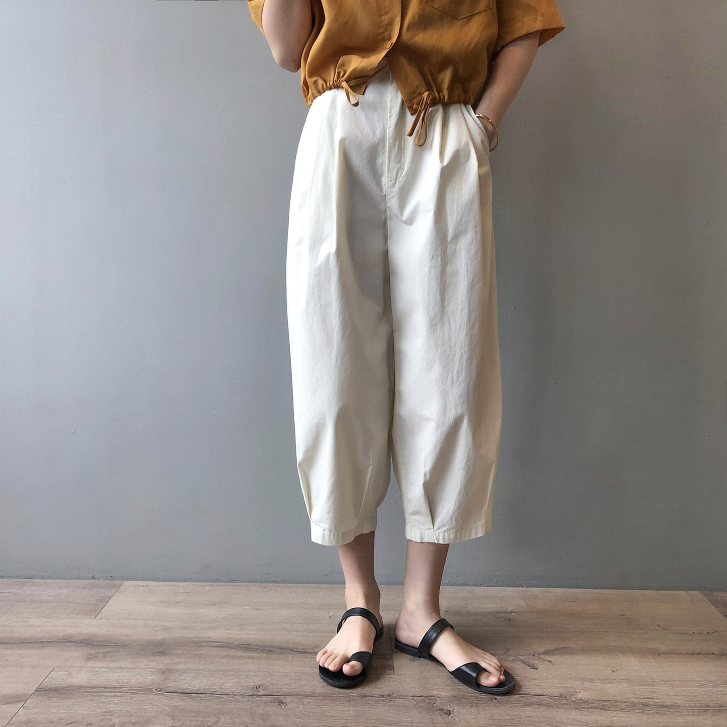 Sanyia Elastic High Waist Cropped Pants