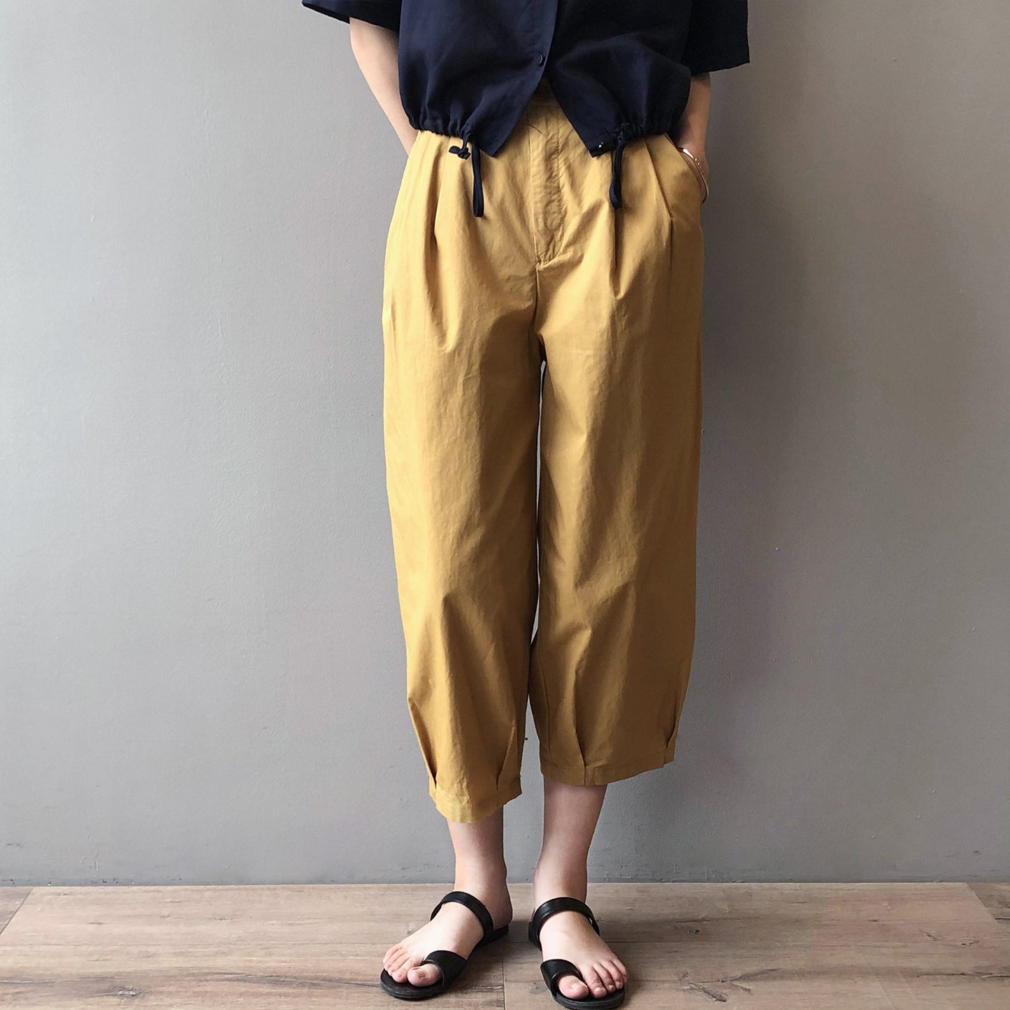 Sanyia Elastic High Waist Cropped Pants