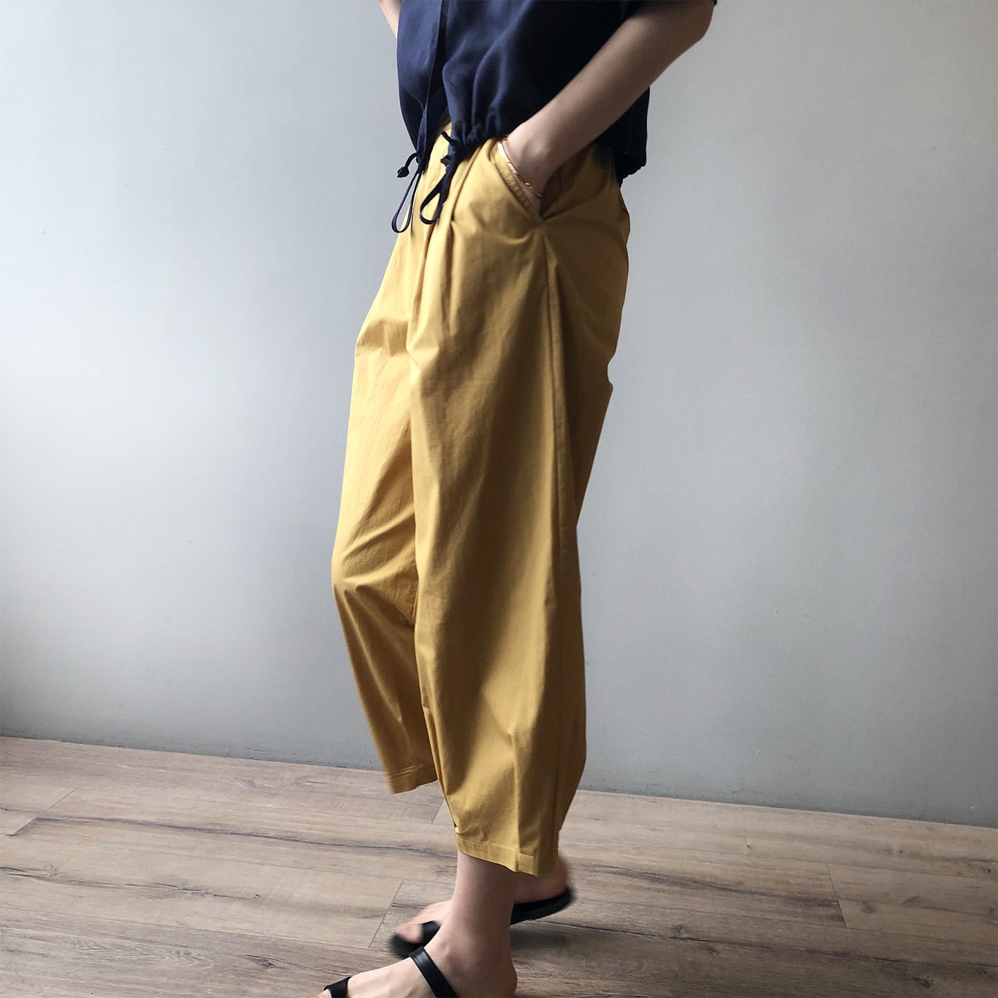 Sanyia Elastic High Waist Cropped Pants