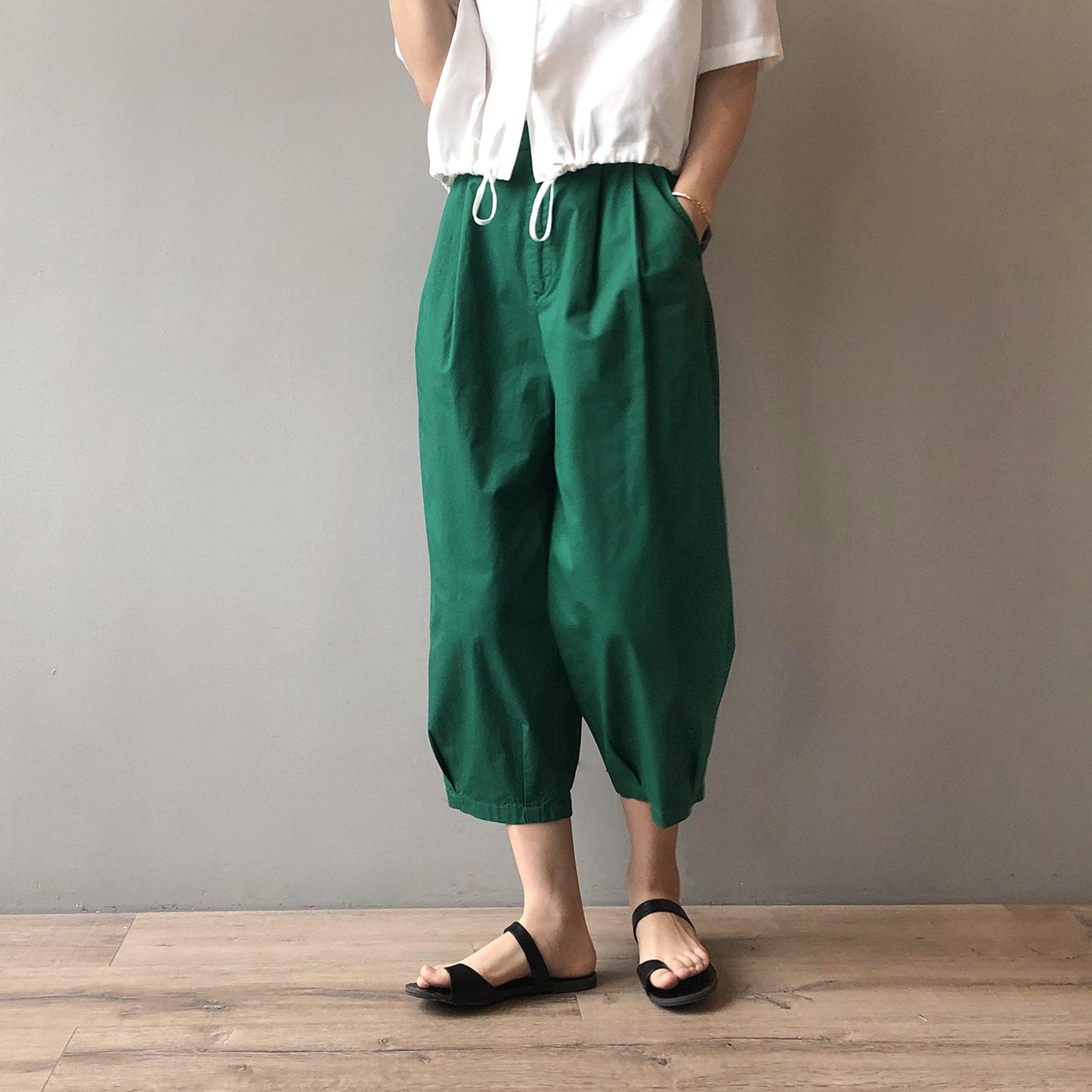 Sanyia Elastic High Waist Cropped Pants