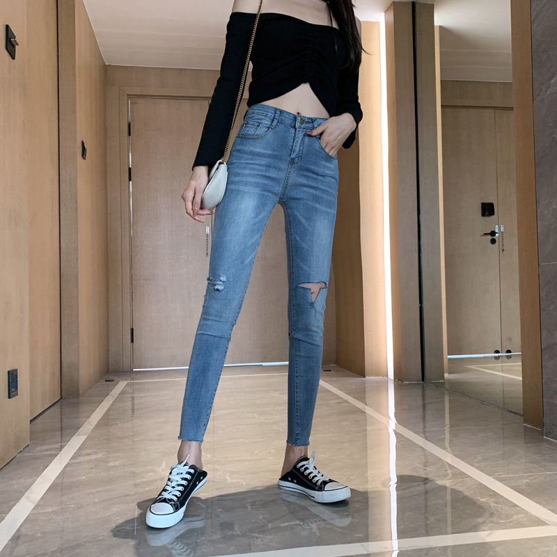 Amila Ripped Jeans