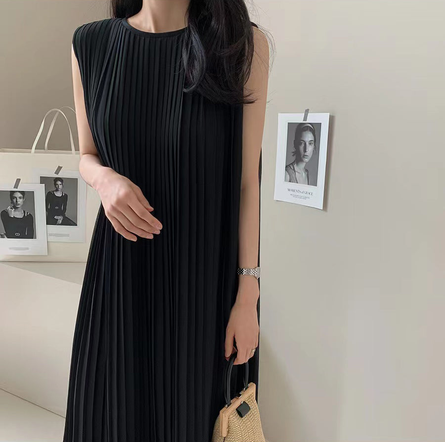 Alia Pleated Basic Long Dress