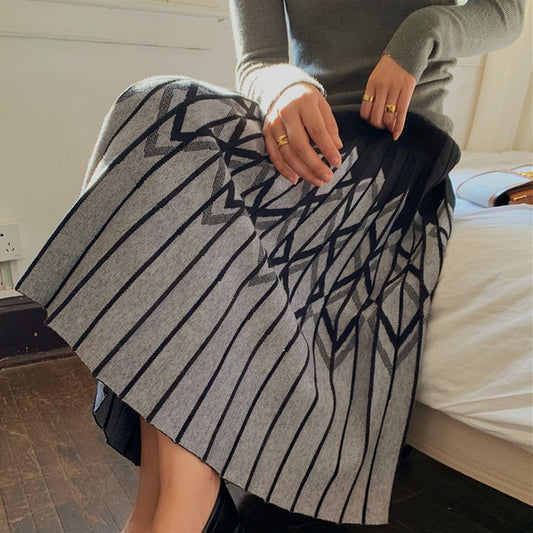 Knit Pleated Elastic Skirt