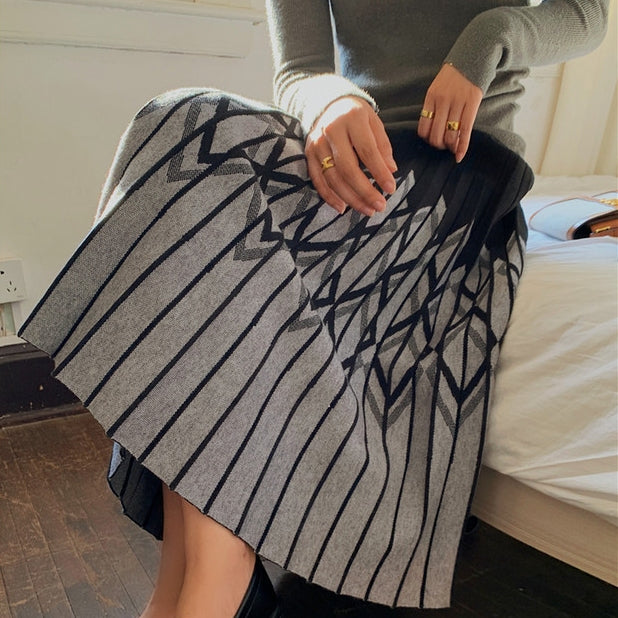Knit Pleated Elastic Skirt